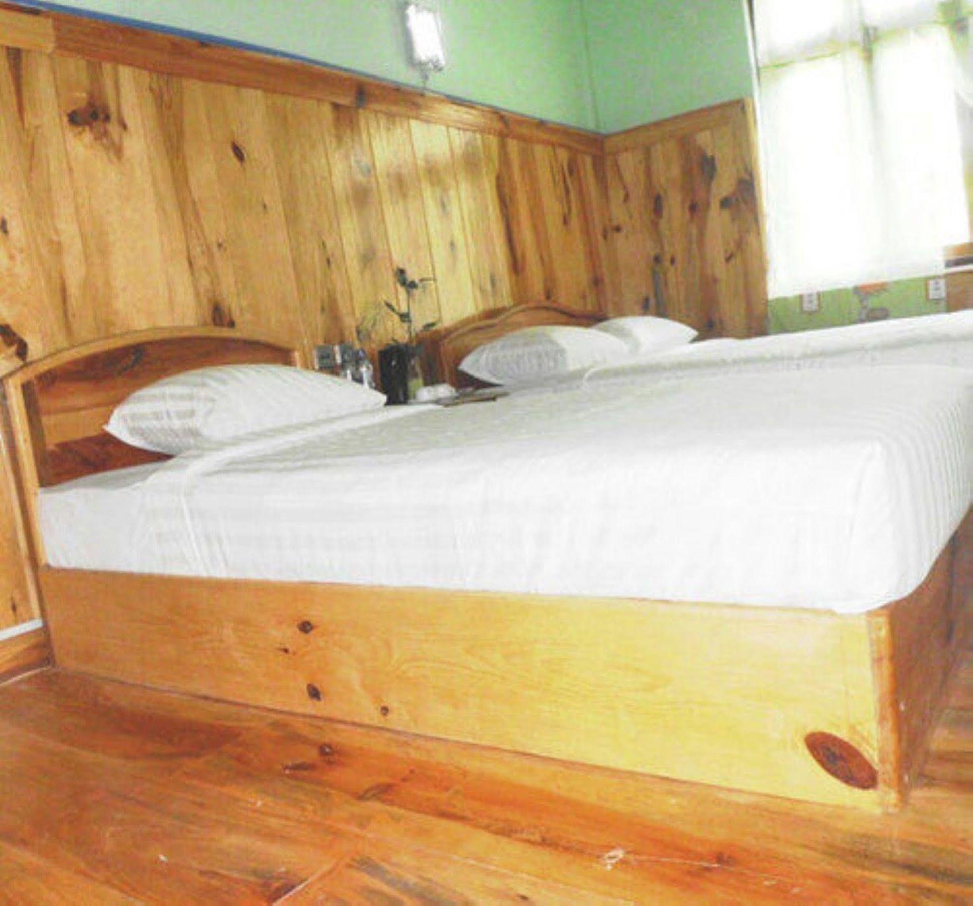 Railroad Hotel กาลอว์ ภายนอก รูปภาพ