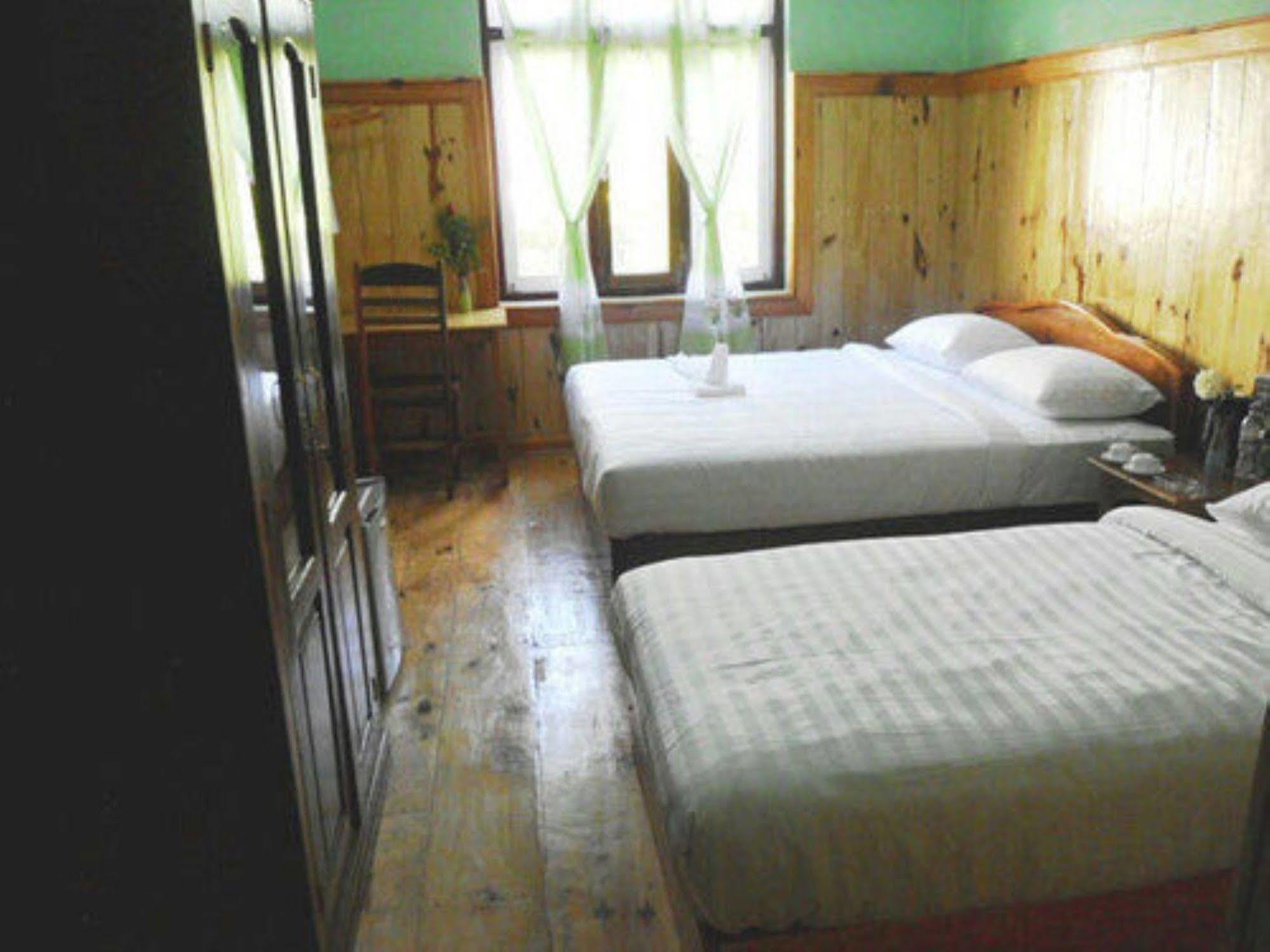Railroad Hotel กาลอว์ ภายนอก รูปภาพ