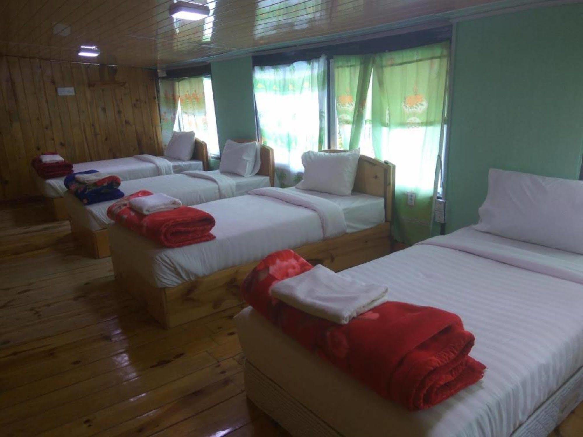 Railroad Hotel กาลอว์ ภายนอก รูปภาพ