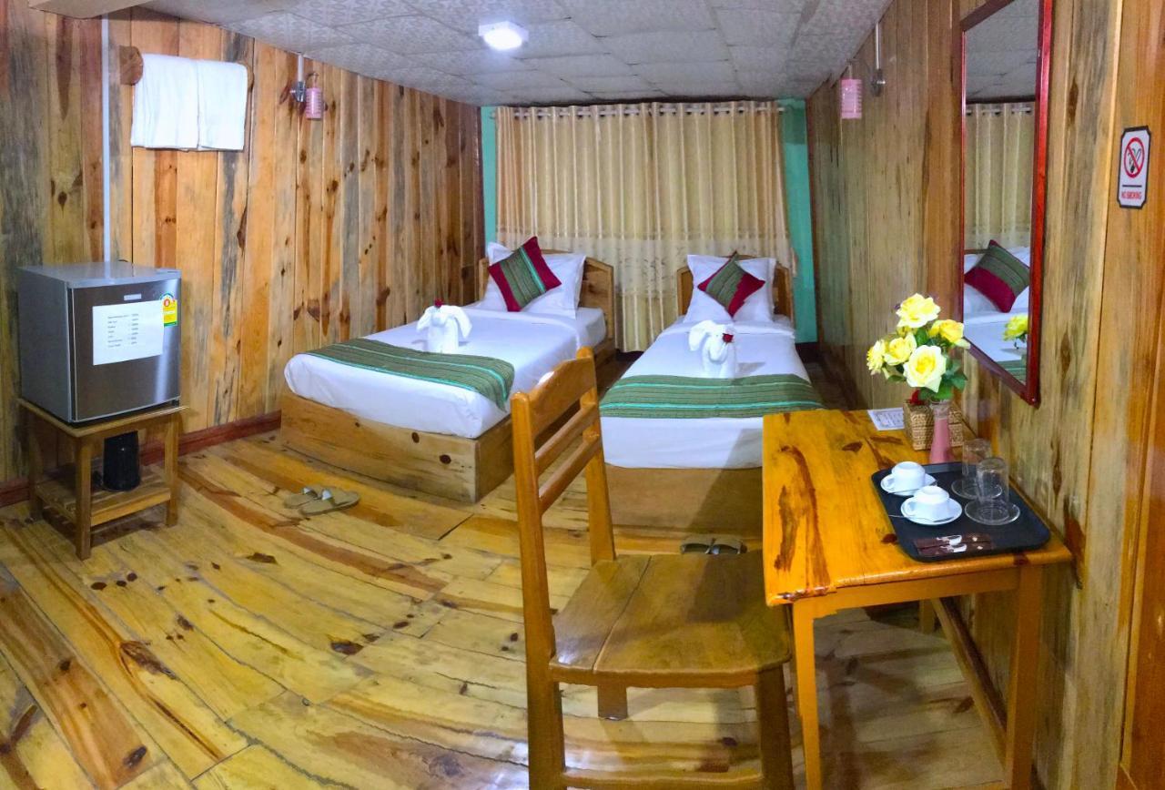 Railroad Hotel กาลอว์ ภายนอก รูปภาพ